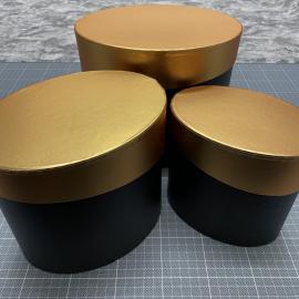 Ovalios dėžutės 3 dalių su auksiniu pakreiptu dangteliu (juoda)
