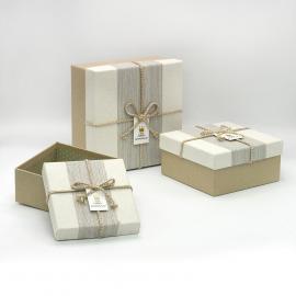Kvadratinės dėžutės su kaspinėliu 3 dalių (smėlinė-pilka)