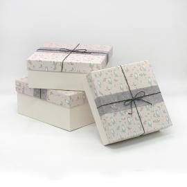 Kvadratinės dėžutės su kaspinėliu 3 dalių (pilka-rožinė)