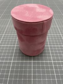 Cilindrinės formos dėžutės "Zomšinės" (rožinė, 7,3cmx10,1cm)