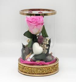 Miegančios stabilizuotos rožinės rožės kompozicija stiklinėje žvakidėje, 14x21cm