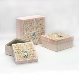 Kvadratinės dėžutės su kaspinėliu 3 dalių (rožinė)